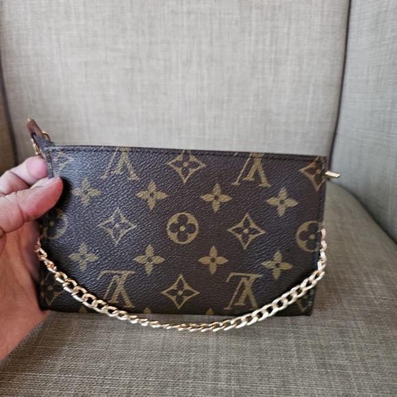 Authentic Louis Vuitton monogram wristlet pouch SD0998 (A2051) - Picture 2 of 10